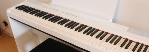 YAMAHAの電子ピアノ「P-105」